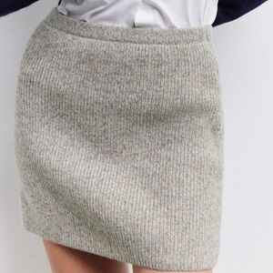 Zara Gray Wool Blend Mini  Skirt size Large